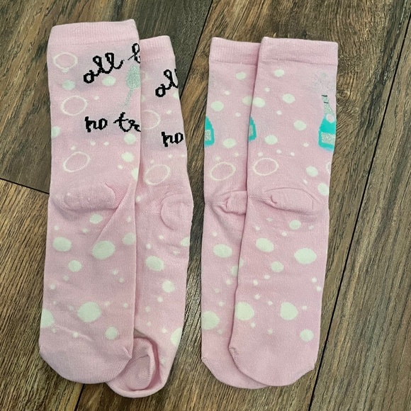 NWOT Set of 2 Champagne Socks-Ladies 6-10 - Picture 3 of 3